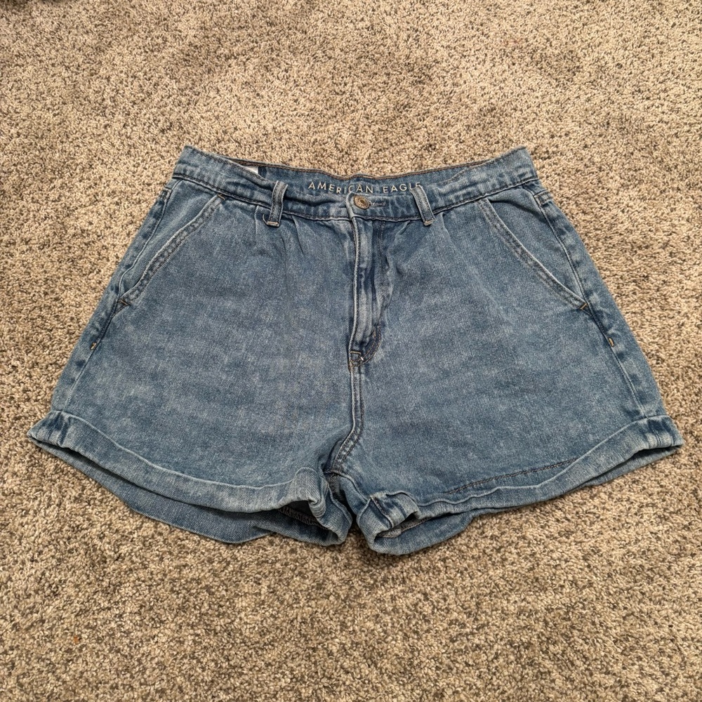 American Eagle mom short